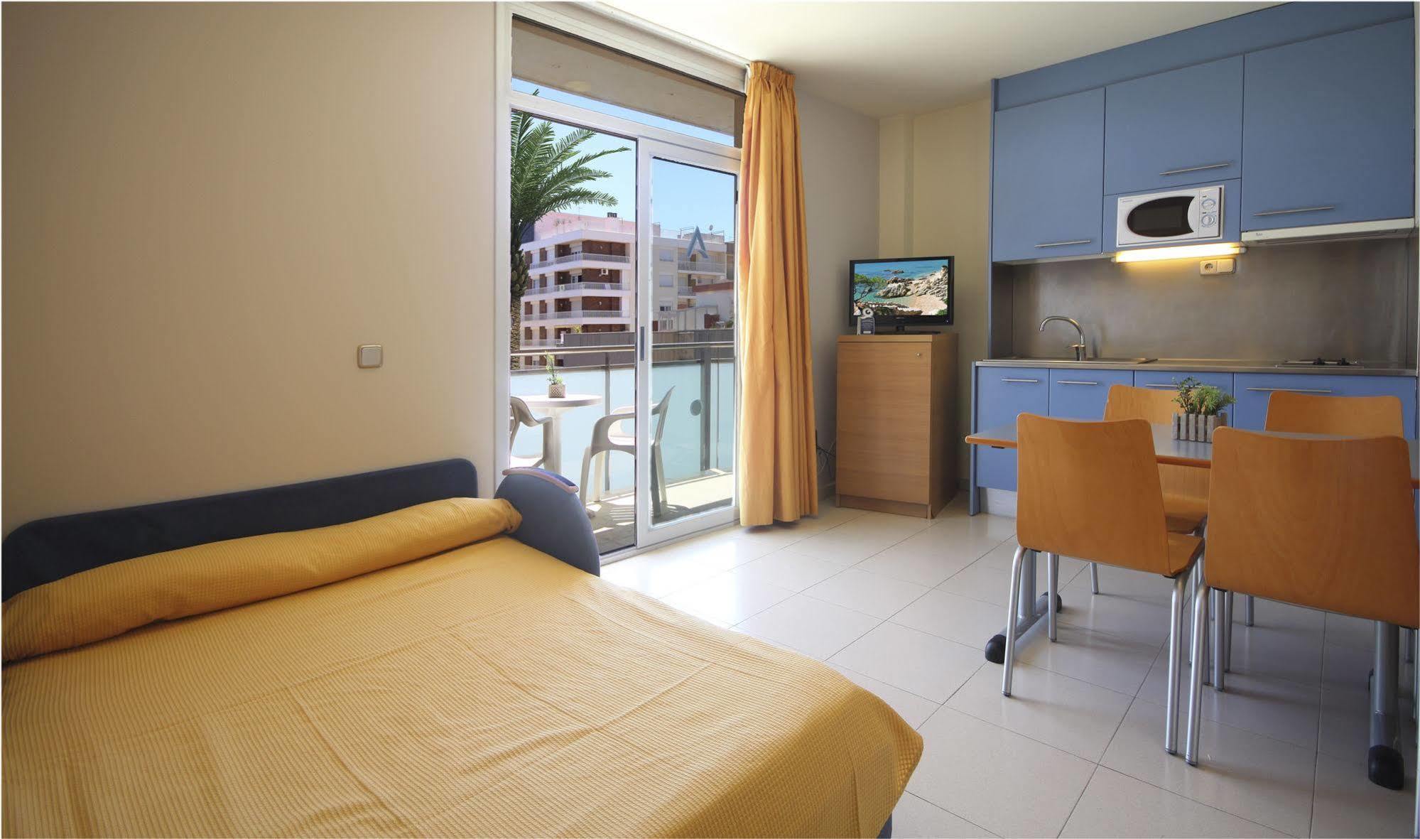 Aqua Hotel Nostre Mar Apartments 皮内达德马尔 外观 照片