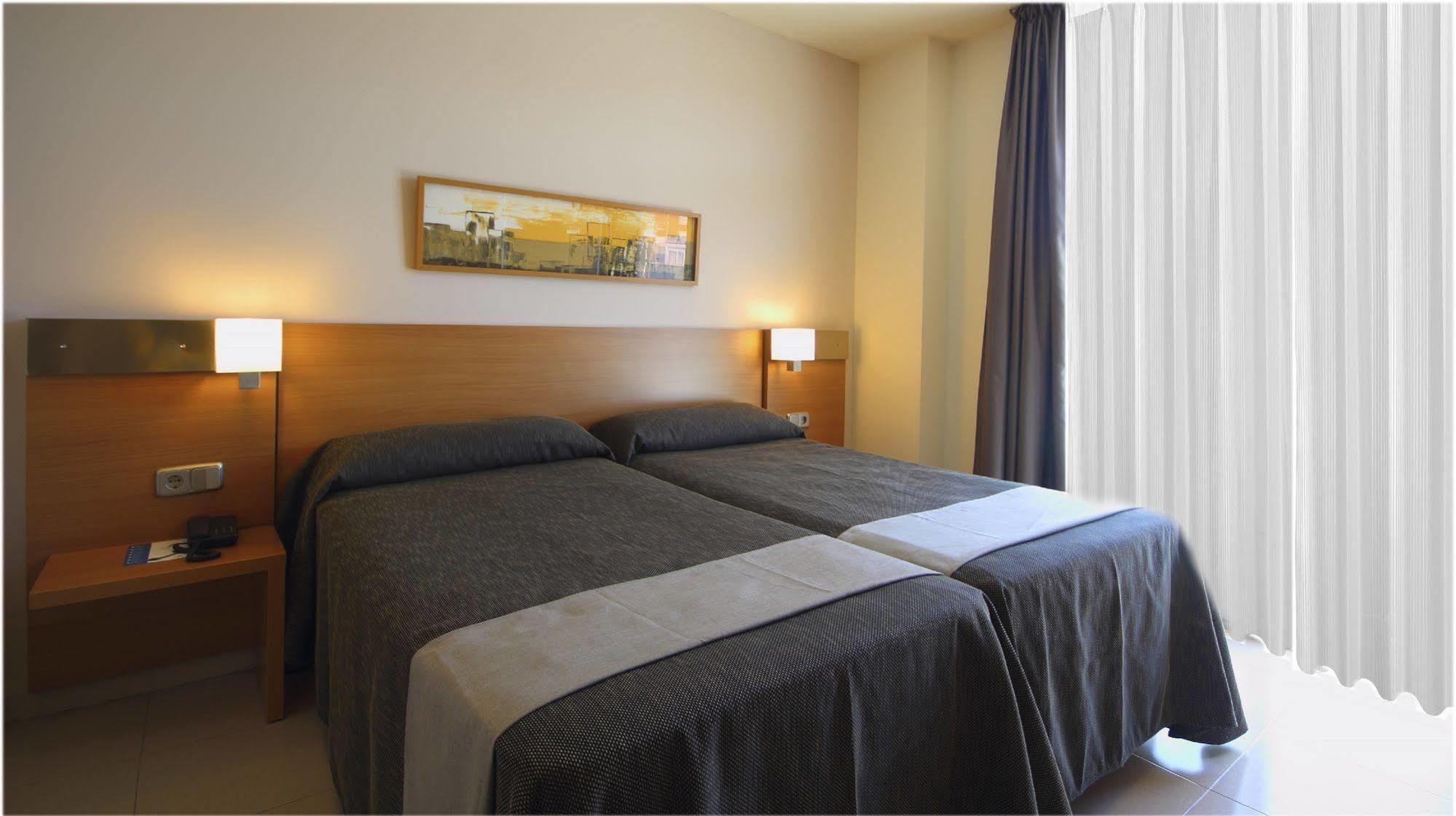 Aqua Hotel Nostre Mar Apartments 皮内达德马尔 外观 照片