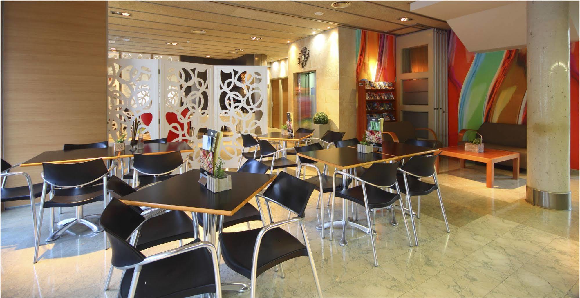 Aqua Hotel Nostre Mar Apartments 皮内达德马尔 外观 照片